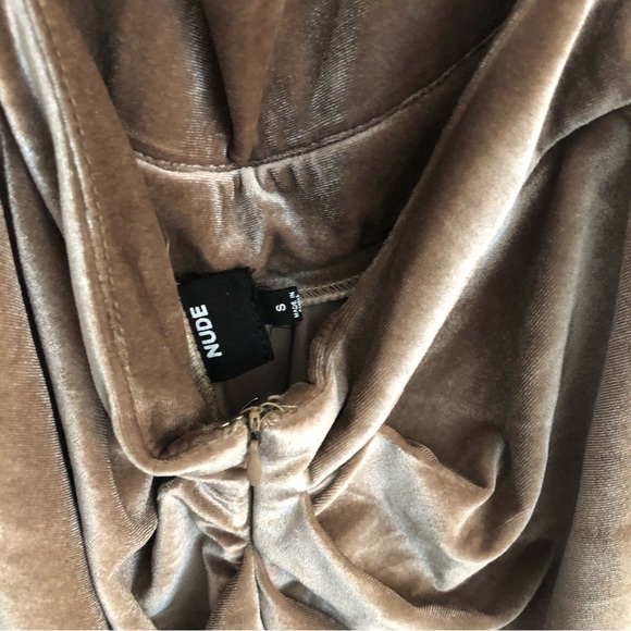 Velvet nude dress. Size small, very good condition. - Picture 4 of 9